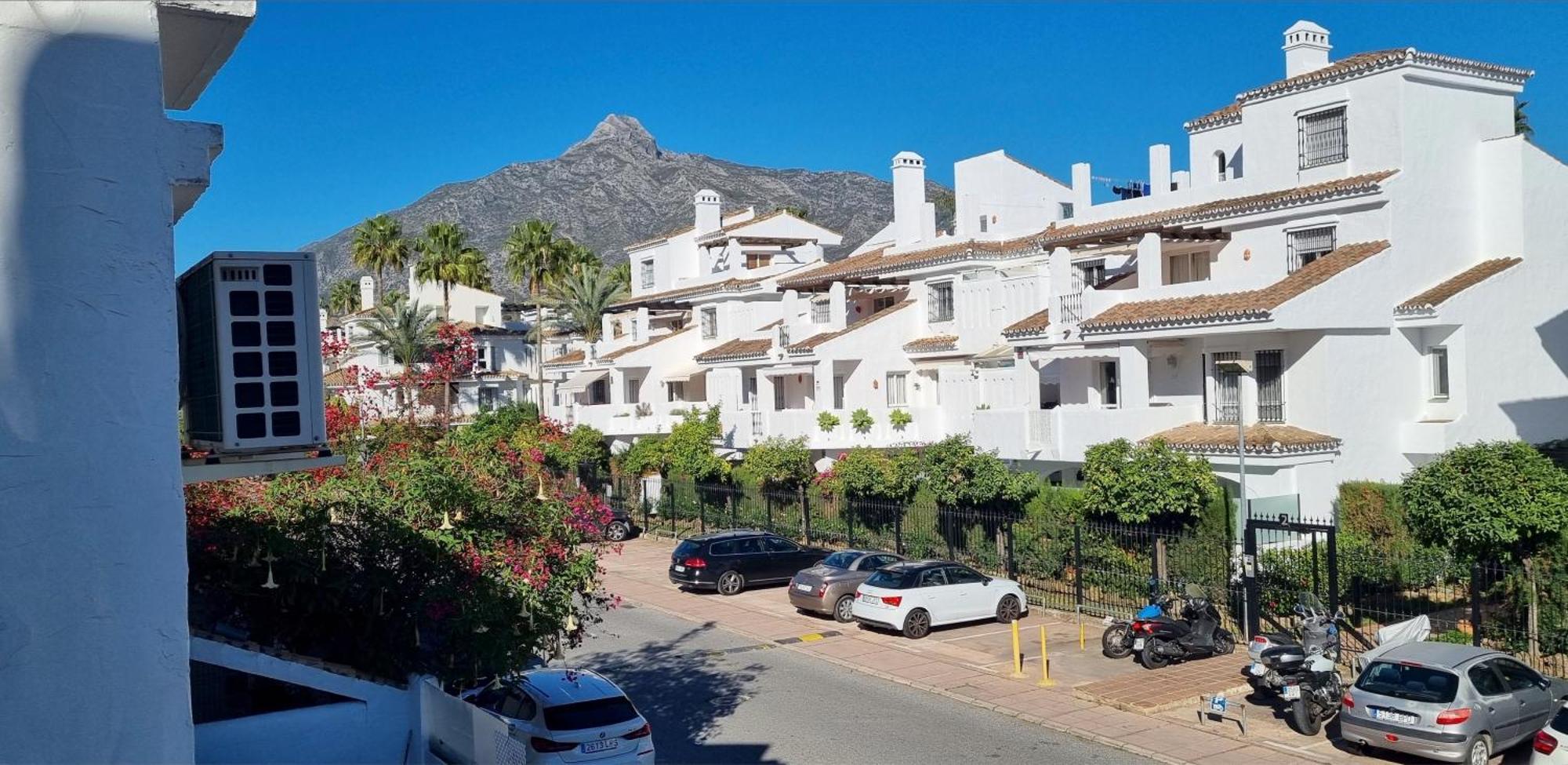 4 Bed House With Pool Walk To Puerto Banus Fast Internet Villa มาร์เบยา ภายนอก รูปภาพ