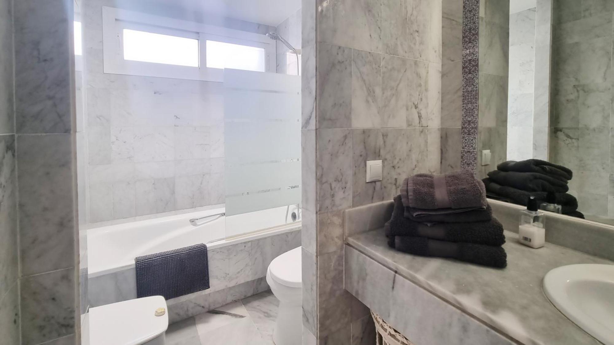 4 Bed House With Pool Walk To Puerto Banus Fast Internet Villa มาร์เบยา ภายนอก รูปภาพ